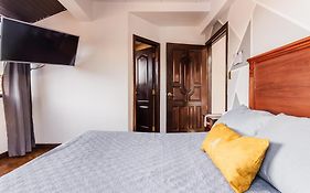 Elegance Hotel